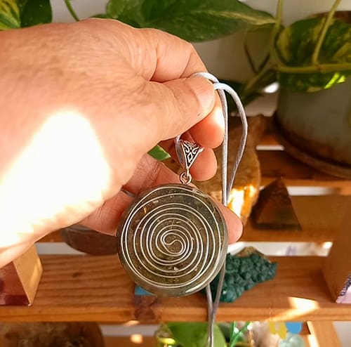 תליון אורגונייט עלי כותרת 1