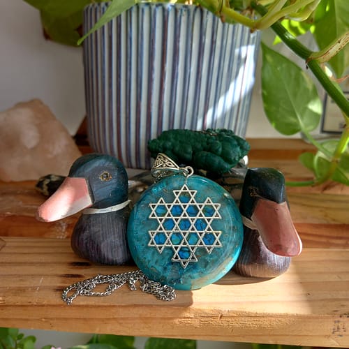 תליון אורגוניייט 13 מגני דוד